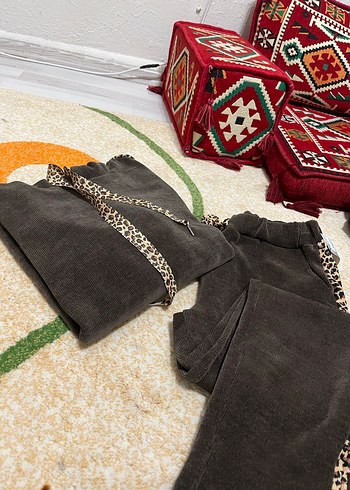 Leopar Desenli Kahverengi kadife Eşofman Takımı - Görsel 3