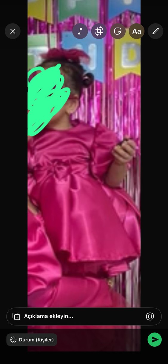 Pembe Parlak Saten Fiyonk Detaylı Kız Çocuk Elbisesi - Görsel 3