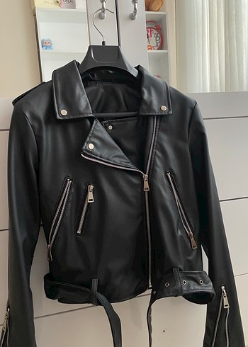 Kadın Siyah Kemerli Deri Biker Ceket