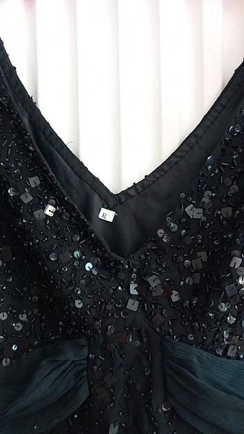 xl Beden siyah Renk Kolsuz V yaka işlemeli taşlı abiye elbise