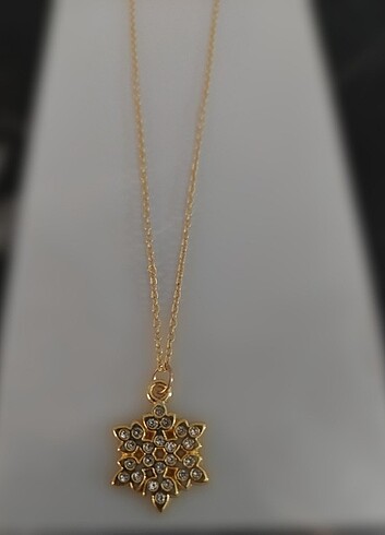 Kar Tanesi Taşlı Gold Kolye