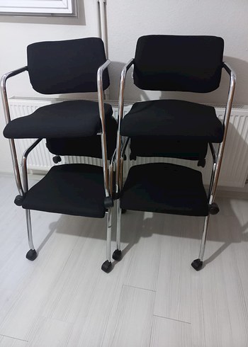 Siyah Metal Ayaklı Yüksek Sandalye