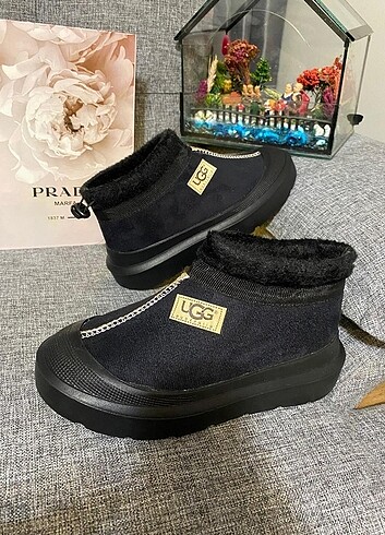 36 Beden siyah Renk Bayan ayakkabı ugg 