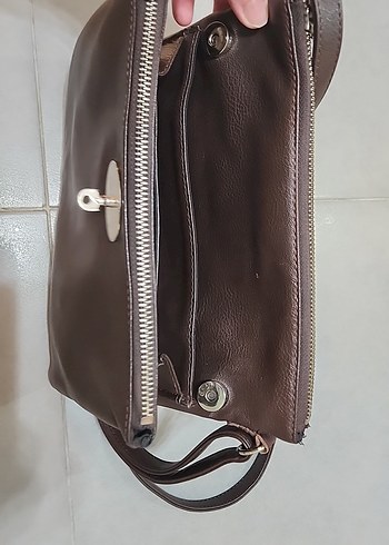 Kahverengi Deri Tokalı Kadın Çanta - Görsel 5