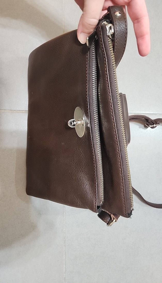 Kahverengi Deri Tokalı Kadın Çanta - Görsel 3