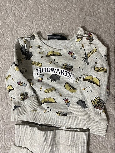 Diğer Hogwarts eşofman takımı