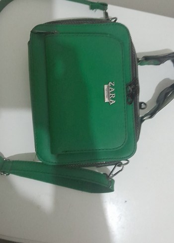 Zara Yeşil Deri Fermuarlı Kadın Çanta