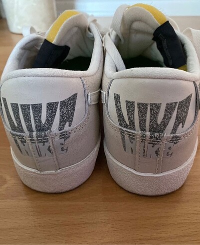 45 Beden ten rengi Renk Nike Blazer Low 77 Prm Orijinaldir , etiket bilgilerinden kontro