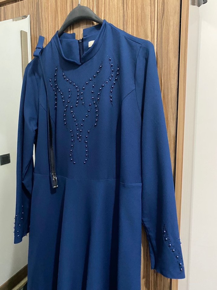 Boncuk İşlemeli Uzun Mavi Kadın Elbise - Görsel 2