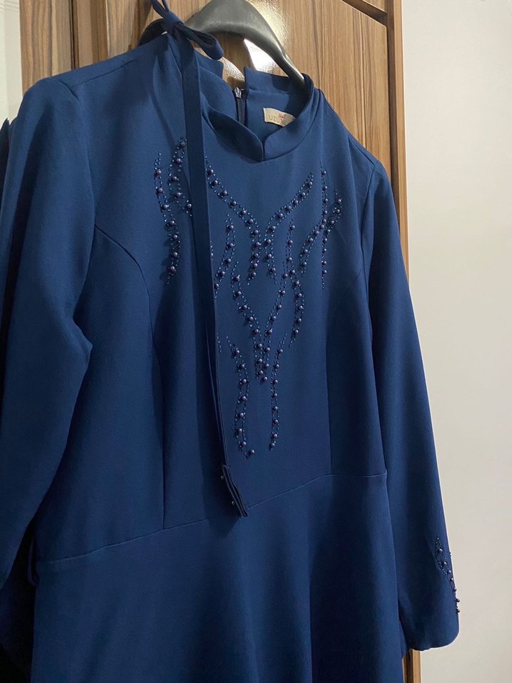 Boncuk İşlemeli Uzun Mavi Kadın Elbise - Görsel 3