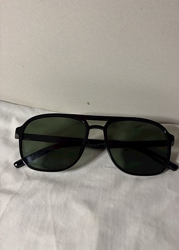 Siyah Minimalist Kadın Güneş Gözlüğü - Görsel 2