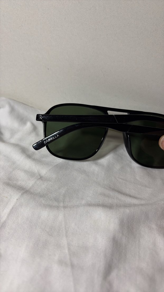 Siyah Minimalist Kadın Güneş Gözlüğü - Görsel 3