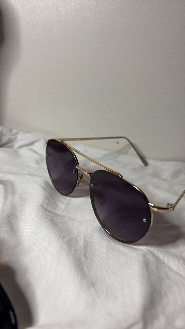 Klasik Şıklık Mor Minimalist Güneş Gözlüğü - Görsel 2