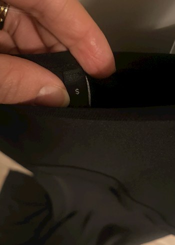 Milla Siyah Uzun Kolsuz V Yaka Elbise - Görsel 2