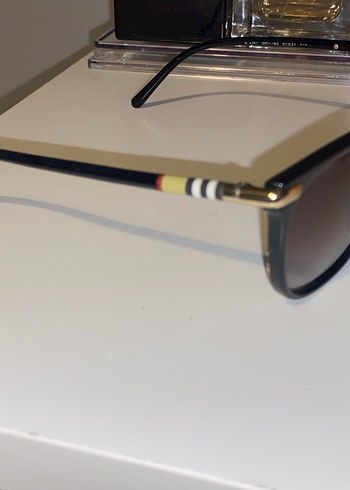 Orijinal burberry Klasik Siyah Tokalı Kadın Güneş Gözlüğu - Görsel 2