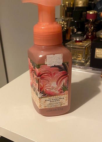 Bath&body works Pink Pineapple Çiçek Kokulu Köpük Sabun - Görsel 3