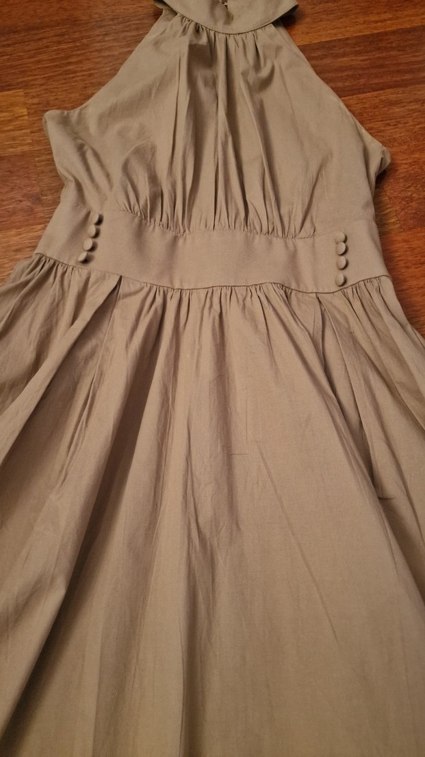 Bej Mini Kolsuz Yüksek Yakalı Pilili Elbise - Görsel 4