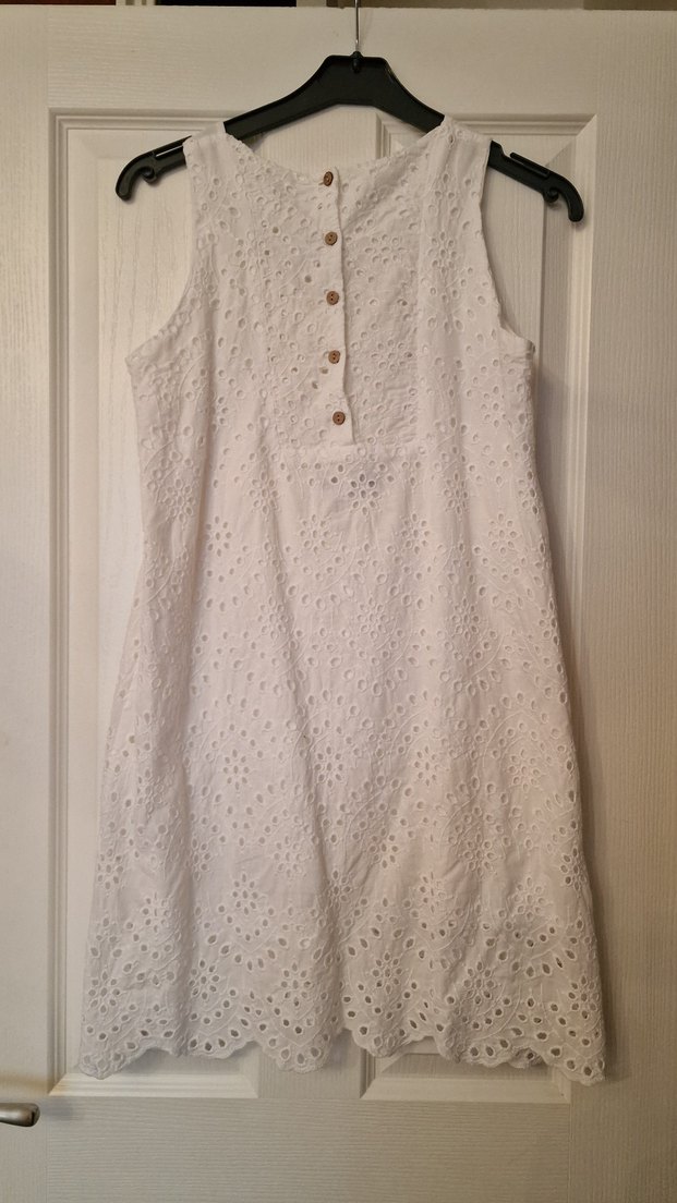 Dantel Detaylı Beyaz Midi Kolsuz Elbise - Görsel 3