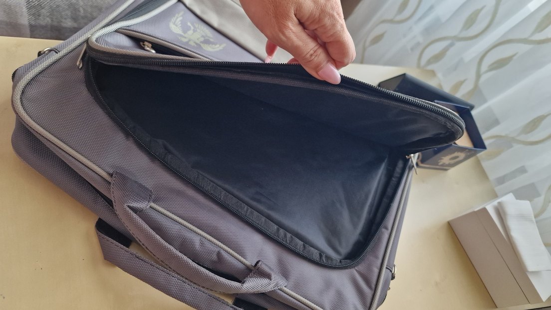 Kadın Gri Fermuarlı Laptop Çantası - Görsel 4