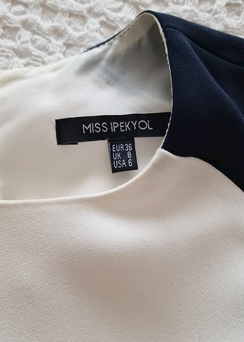 Şerit Detaylı Beyaz-Siyah Uzun Kalem Elbise - Görsel 9