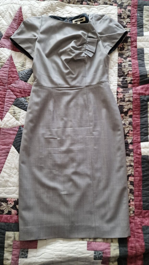 Kadın Gri Keten V Yaka Pilili Kalem Elbise - Görsel 5