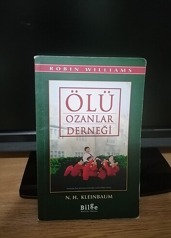 Ölü Ozanlar Derneği 