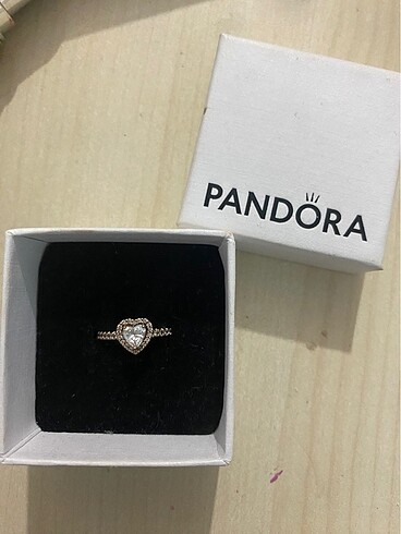 Pandora ciddi ilişki yüzüğü