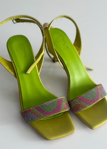 Parlak Pullu Çok Renkli Stiletto Topuklu Kadın Ayakkabı - Görsel 2