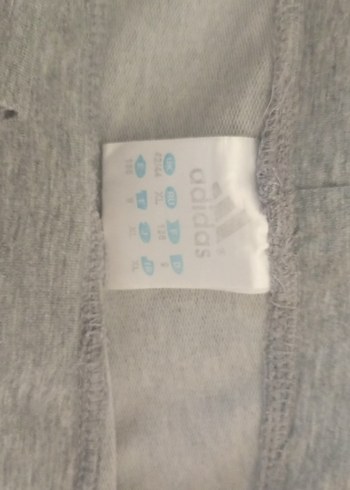 xl Beden Gri adidas kadın şortu