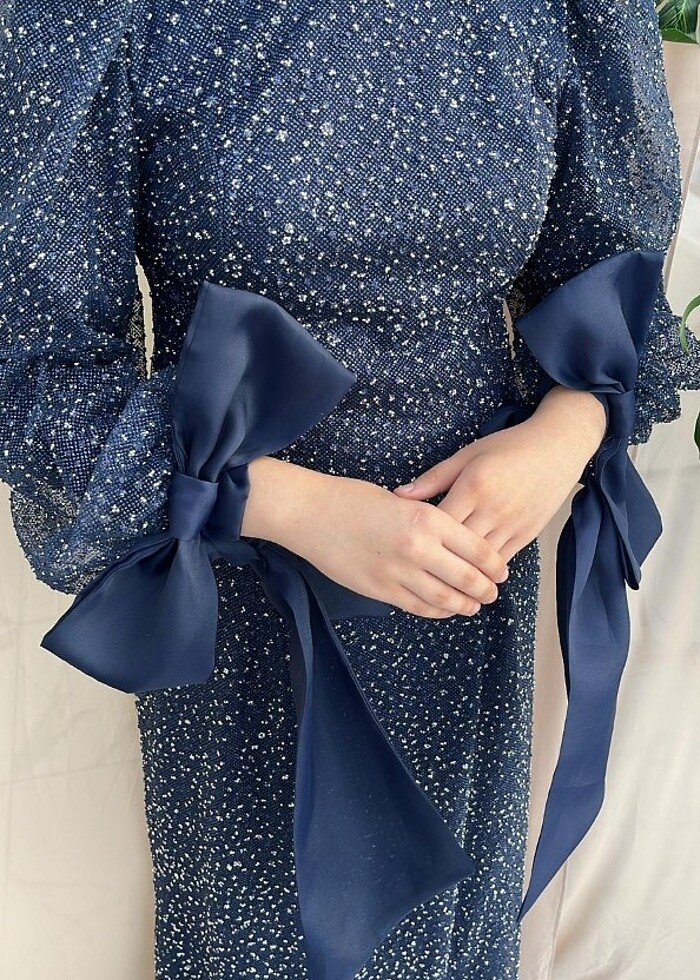 Lacivert kurdale elbise - Görsel 3