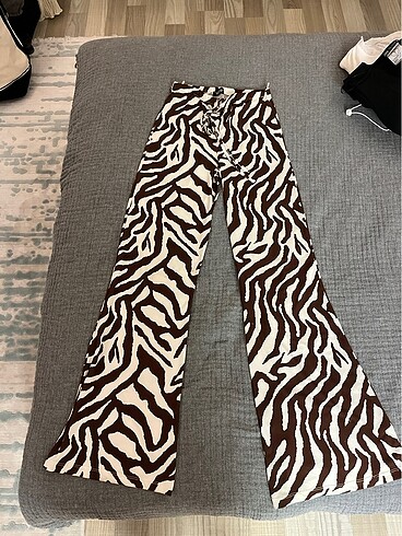 Desenli pantalon