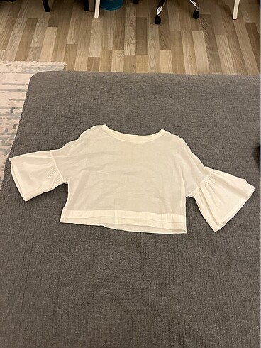 Kolları detaylı bluz