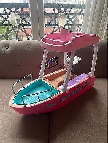 Büyük barbie gemi