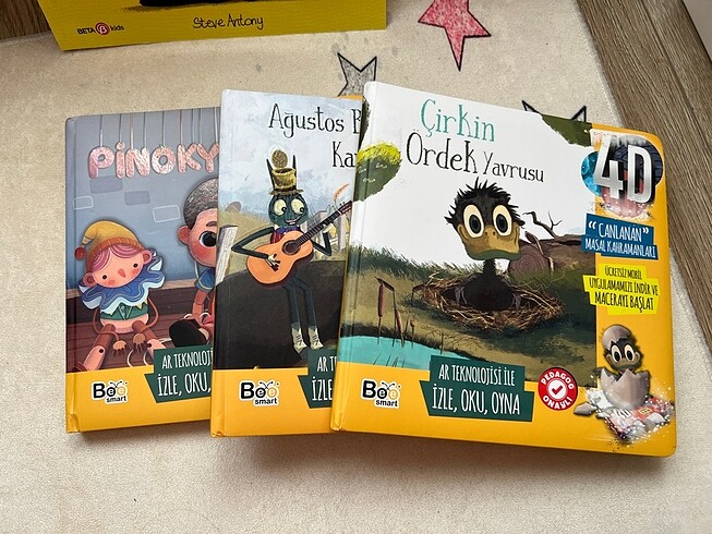 Sihirli sayfalı 3 kitap .