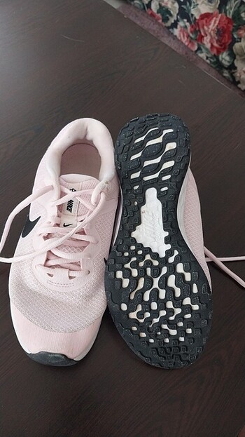 35 Beden Pembe nike spor ayakkabı