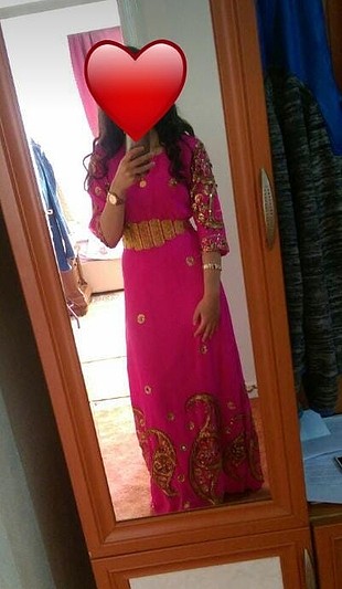Pembe Yöresel Elbise
