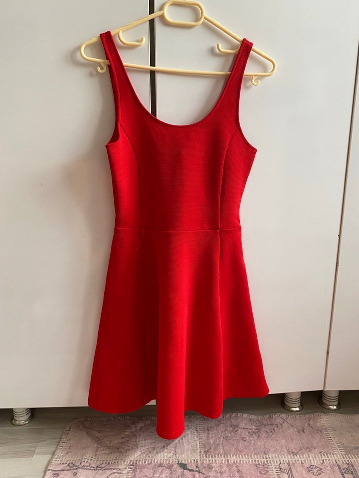 Kırmızı Kısa Elbise - Görsel 4