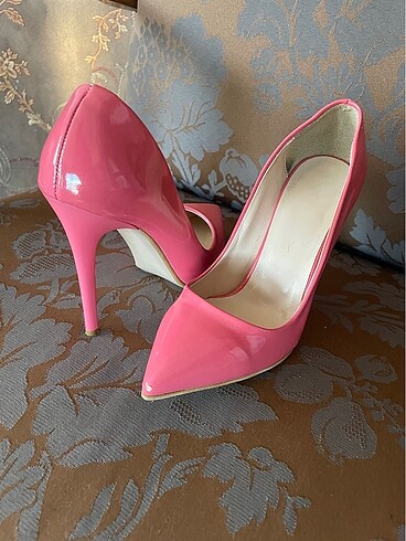 Pembe Stiletto