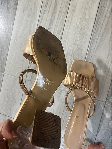 38 Beden Giyildi kaç kere acil satılık