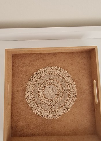 Beden El Yapımı Bej Yuvarlak İğne Oyası Örtü