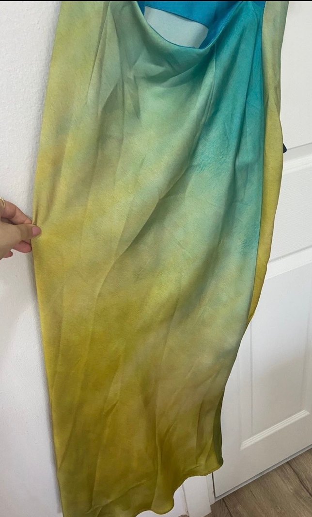 Zara viral sırt dekolteli  elbise - Görsel 2