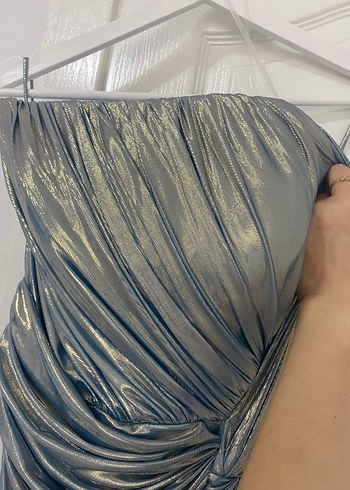 Gold&mavi Renk Uzun Drapeli Straplez Abiye Elbise - Görsel 7