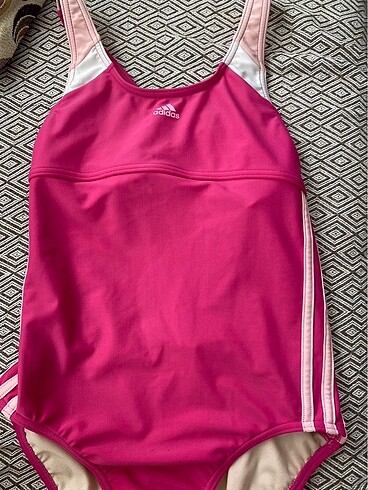 Adidas yüzücü mayo