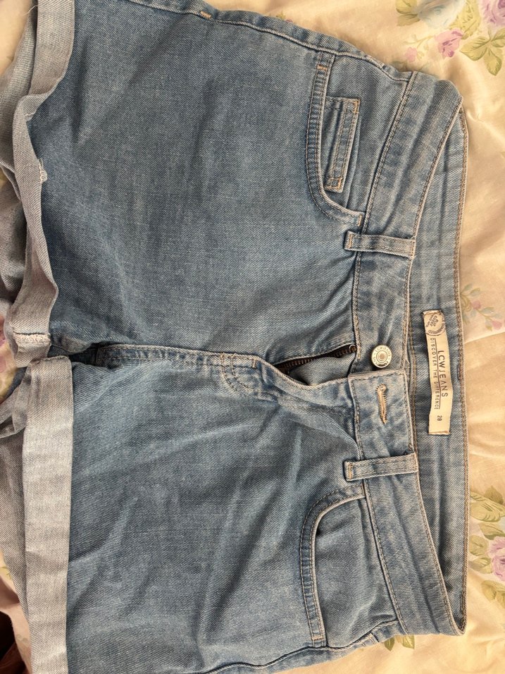 Düğmeli Mavi Mini Kot Şort - Görsel 2