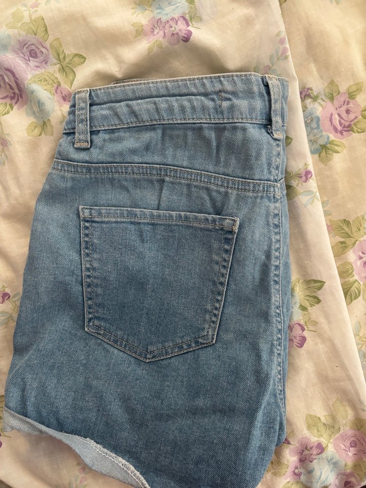 Düğmeli Mavi Mini Kot Şort - Görsel 3