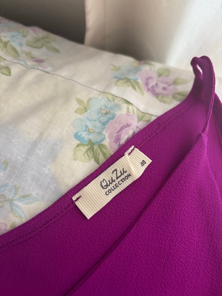 Mor V Yakalı Kolsuz Tişört - Görsel 2