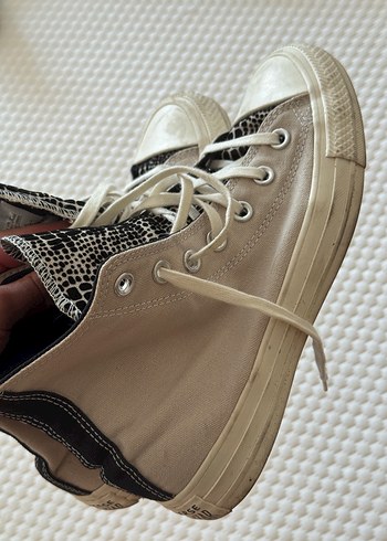 38 Beden Converse Kadın Beyaz Yılan Desenli Spor Ayakkabı