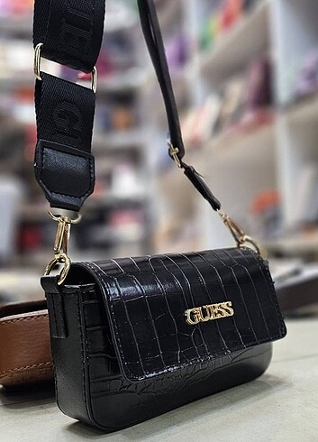 Guess Yazılı Kol Çantası 