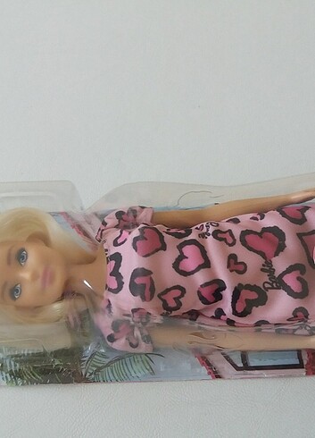 BARBİE oyuncak bebek 