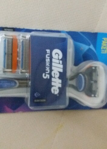 GİLLETTE FUSİON UEFA CHAMPIONS TRAŞ SETI - Görsel 2